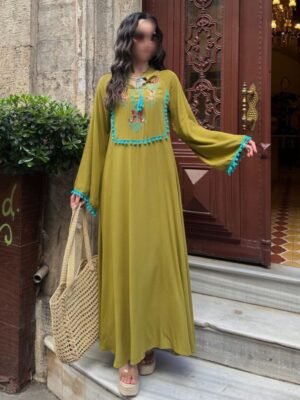 Robe brodée vert pistache